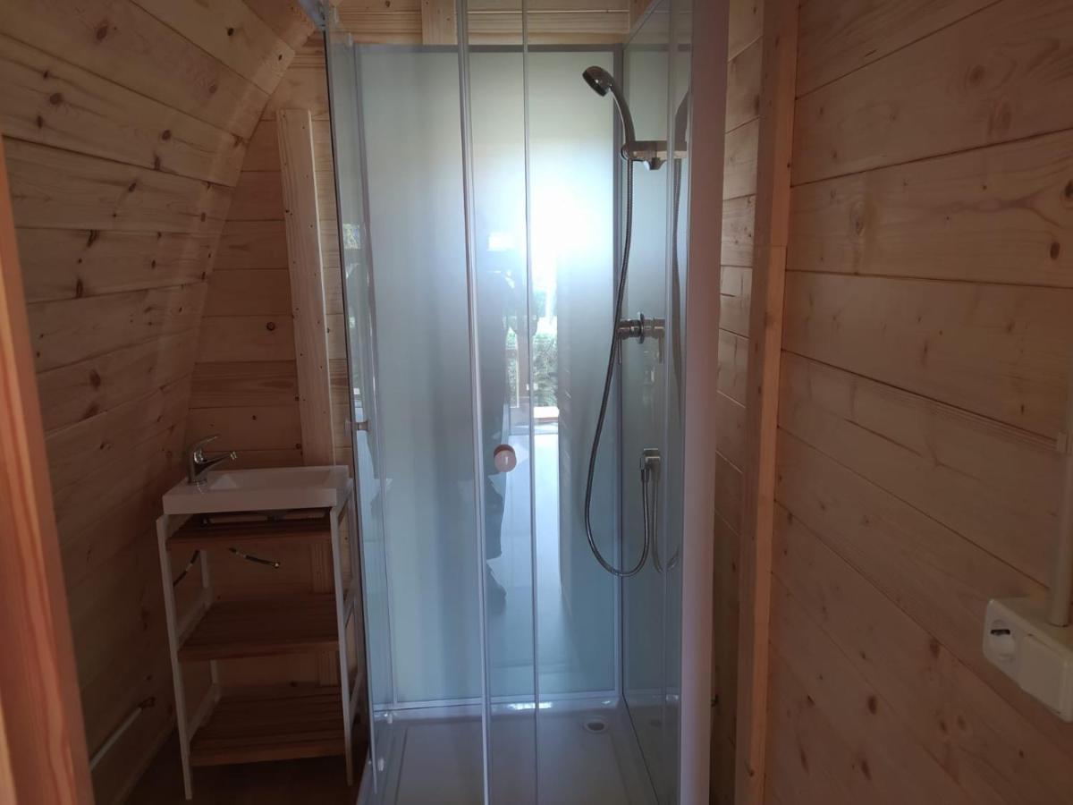 Bungalow 3 Personas - Camping Playa De Tapia Tapia De Casariego Dış mekan fotoğraf